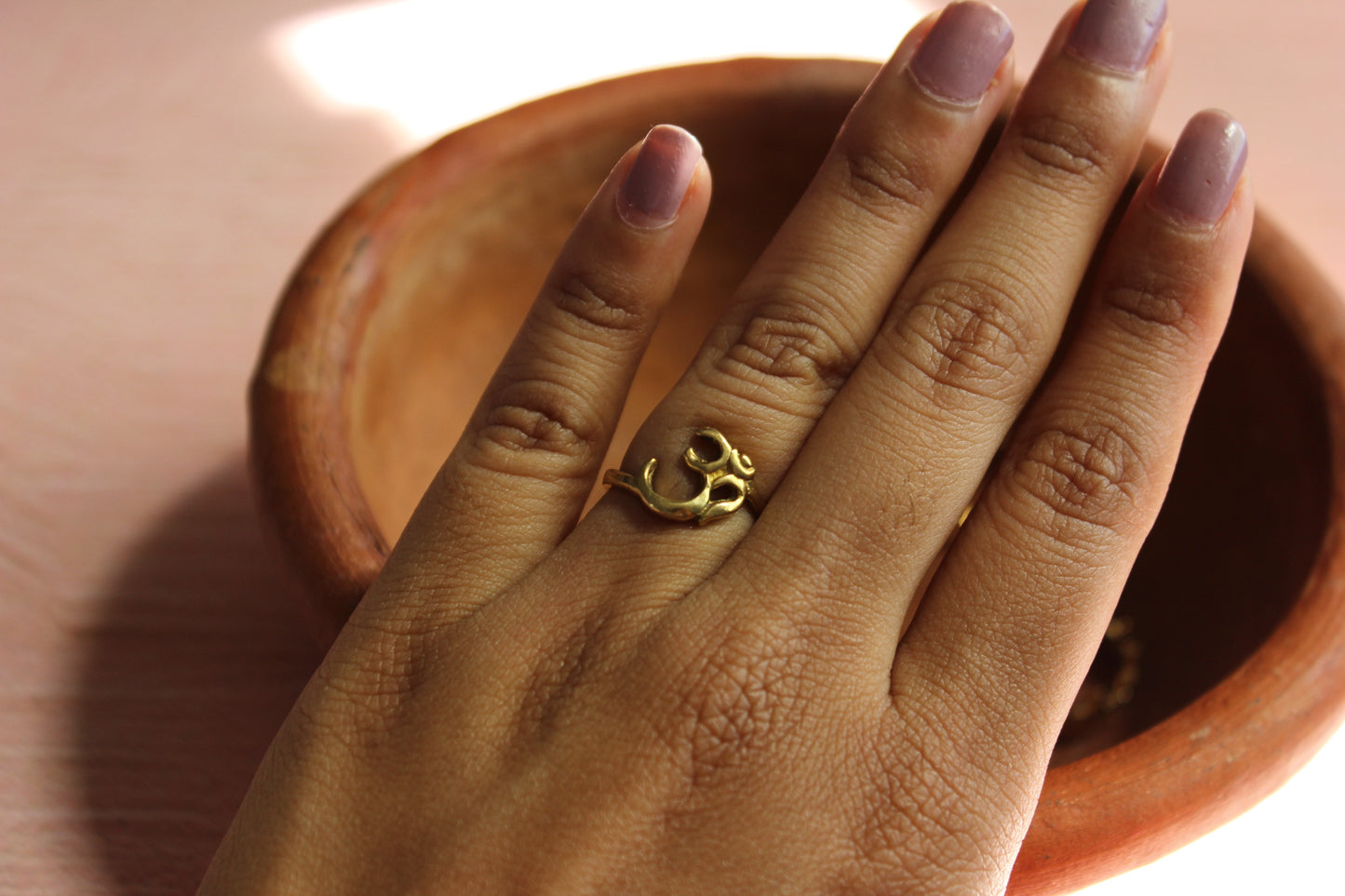 Om Ring - Nirozi