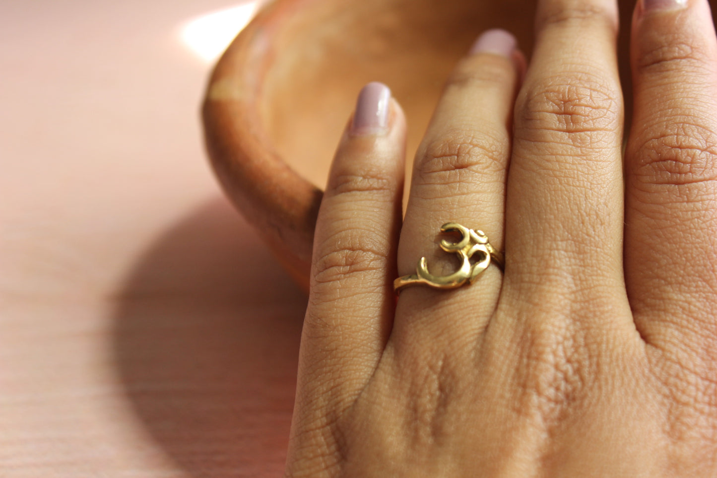 Om Ring - Nirozi