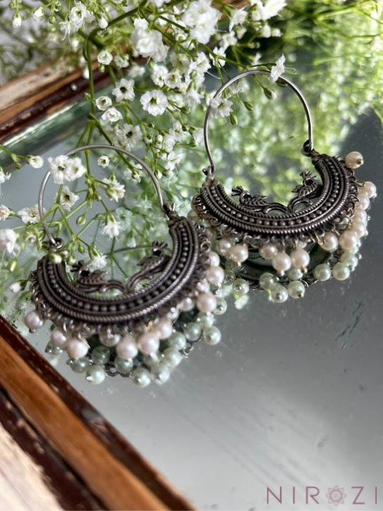 silverlook alike earrings. Dainty pearl earrings. High quality german silver jewelry. 