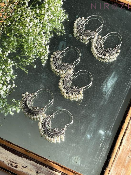 silverlook alike earrings. Dainty pearl earrings. High quality german silver jewelry.